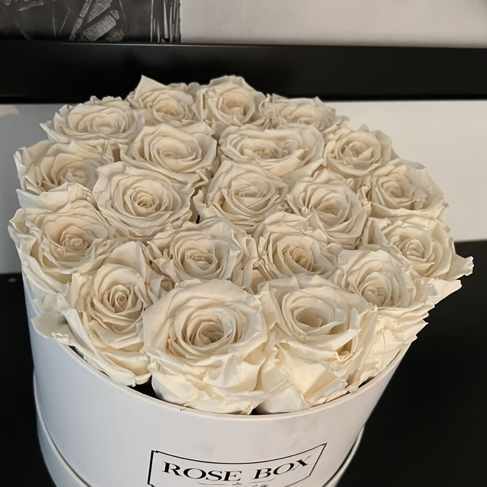 White roses